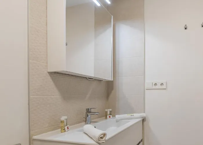 Vivi Homes - Roli Pool, Terrace, Golf &