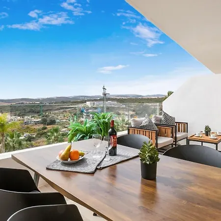 Vivi Homes - Roli Pool, Terrace, Golf & Apartment Estepona