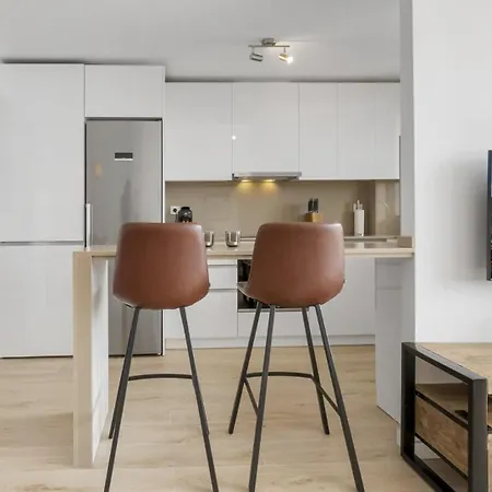 公寓 Vivi Homes - Roli Pool, Terrace, Golf &