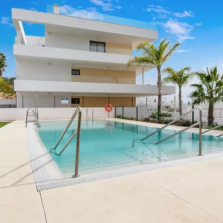 公寓 Vivi Homes - Roli Pool, Terrace, Golf & 埃斯特波纳